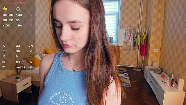 Snapshot of JinnyMcie chatting on 12-14-25, 11:04 JinnyMcie online show from 12-14-25, 11:04