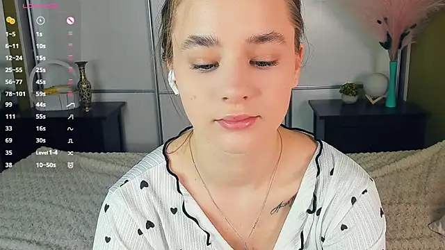 JinnyMcie online show from 04-11-26, 07:13