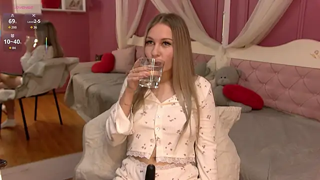 AnySlim online show from 11-14-25, 03:33