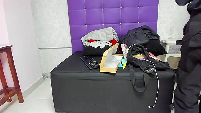 LeaMoreau22 online show from 11-06-25, 11:44