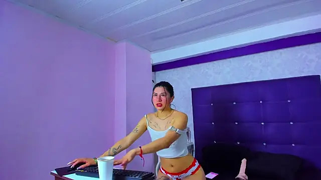 LeaMoreau22 online show from 12-02-25, 12:32