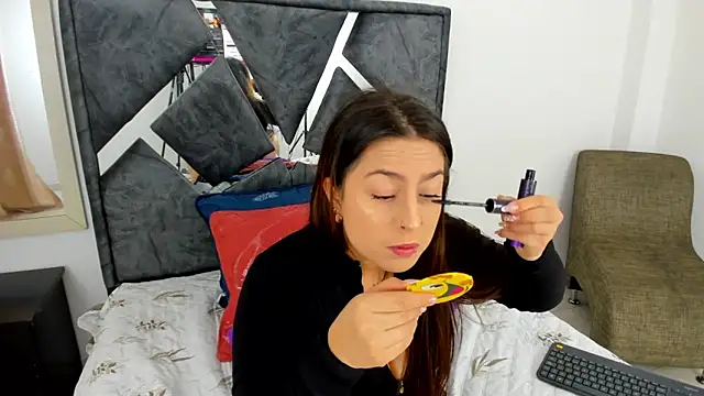 mia fox4 online show from 12-04-25, 12:03