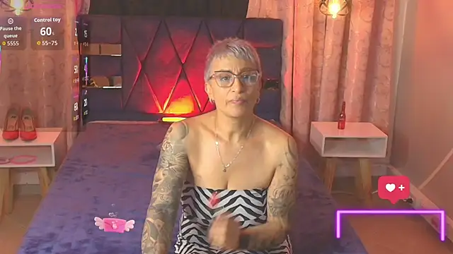 Charlotte  Gray online show from 11-21-25, 12:43