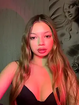 Snapshot of _Siennaaa_ chatting on 10-06-25, 07:44  Siennaaa  online show from 10-06-25, 07:44