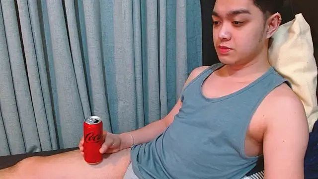 Snapshot of JayKarLo chatting on 12-05-25, 10:46 JayKarLo online show from 12-05-25, 10:46