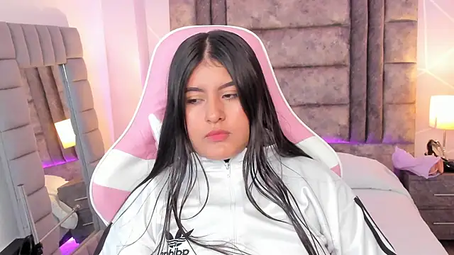 AnnaSwift  online show from 12-16-25, 12:21