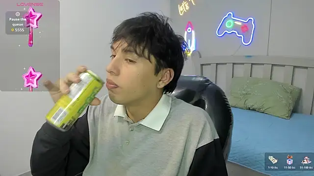 StiwenTwink online show from 12-17-25, 07:31