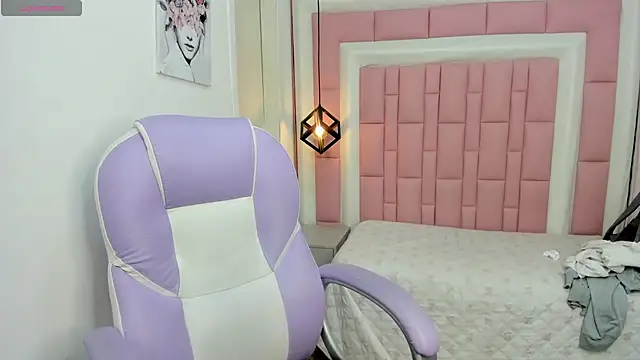 Klaret Toy online show from 04-21-26, 01:39