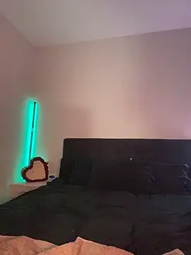 Niinarosee online show from 04-26-26, 11:35