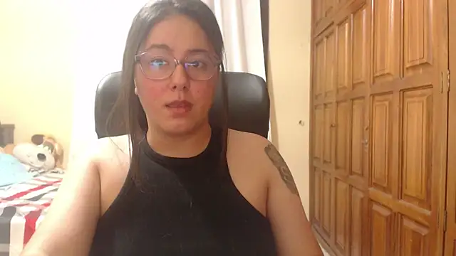 Snapshot of Venus_cat_ chatting on 07-20-26, 12:36 Venus cat online show from 07-20-26, 12:36