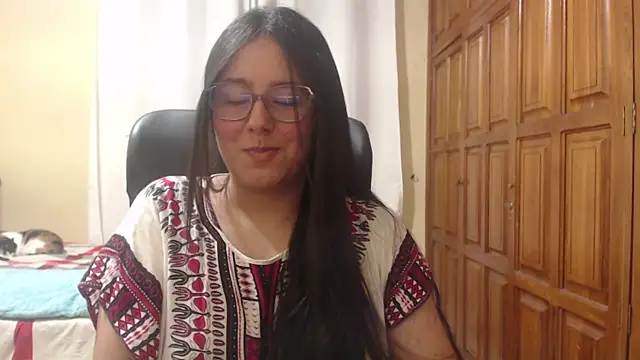 Snapshot of Venus_cat_ chatting on 07-21-26, 07:32 Venus cat online show from 07-21-26, 07:32