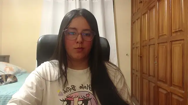 Snapshot of Venus_cat_ chatting on 07-25-26, 01:36 Venus cat online show from 07-25-26, 01:36