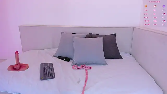 Snapshot of Samara_hale chatting on 12-03-25, 08:40 Samara hale online show from 12-03-25, 08:40