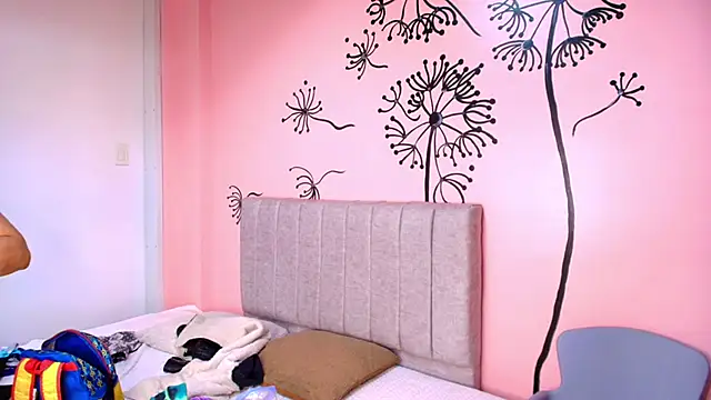 Snapshot of scarlet_milf_ chatting on 10-09-25, 08:18 scarlet milf online show from 10-09-25, 08:18