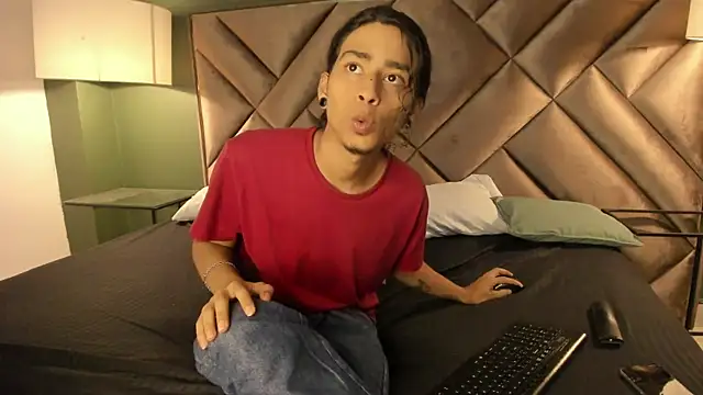 Snapshot of Dickie_Dicking chatting on 11-07-25, 10:43 Dickie Dicking online show from 11-07-25, 10:43