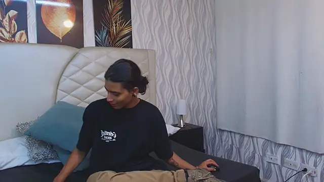 Snapshot of Dickie_Dicking chatting on 11-13-25, 08:52 Dickie Dicking online show from 11-13-25, 08:52