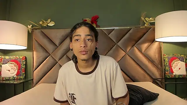 Snapshot of Dickie_Dicking chatting on 12-04-25, 09:01 Dickie Dicking online show from 12-04-25, 09:01