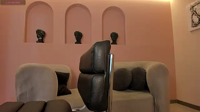 Snapshot of EmilyJohnsonX1 chatting on 10-24-25, 03:25 EmilyJohnsonX1 online show from 10-24-25, 03:25