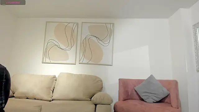 Snapshot of EmilyJohnsonX1 chatting on 12-13-25, 08:25 EmilyJohnsonX1 online show from 12-13-25, 08:25