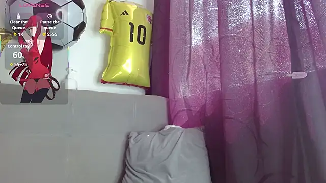 JuliethaFox online show from 06-30-26, 05:47