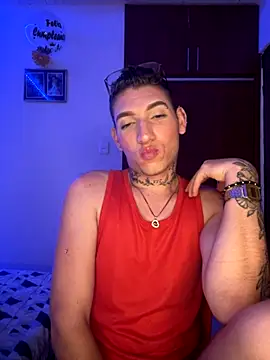 Snapshot of hotxxx_2012 chatting on 10-01-25, 08:15 hotxxx 2012 online show from 10-01-25, 08:15