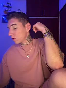 Snapshot of hotxxx_2012 chatting on 10-02-25, 07:43 hotxxx 2012 online show from 10-02-25, 07:43