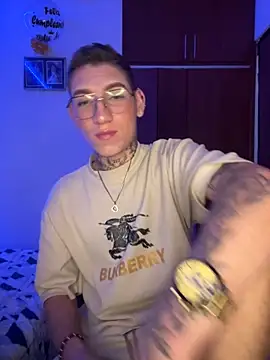 Snapshot of hotxxx_2012 chatting on 10-04-25, 08:29 hotxxx 2012 online show from 10-04-25, 08:29