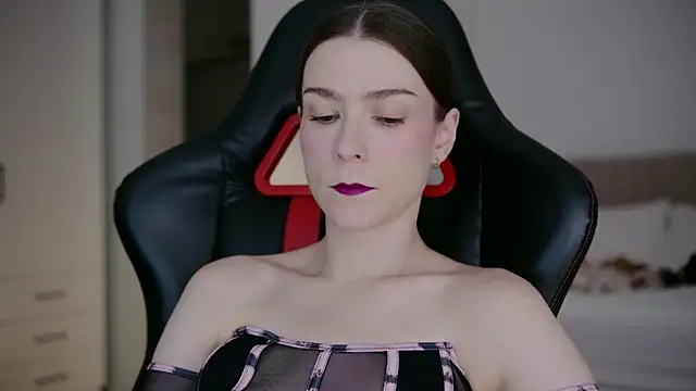 WowHelloAlice online show from 04-23-26, 03:30