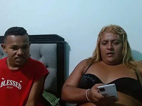 Kiarayalex online show from 10-15-25, 05:51