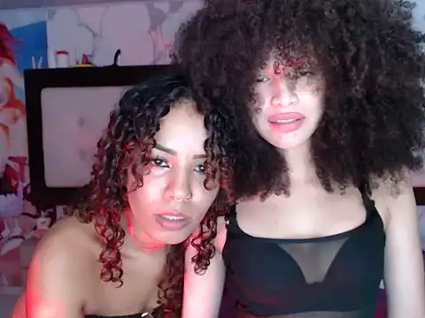 Snapshot of Miiss-Diiamondss chatting on 10-12-25, 07:29 Miiss-Diiamondss online show from 10-12-25, 07:29