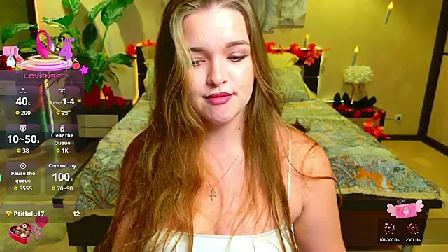 Snapshot of EmilyWhispers chatting on 11-12-25, 09:14 EmilyWhispers online show from 11-12-25, 09:14