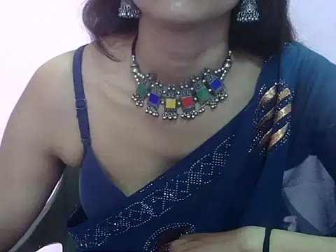 Laila Cute online show from 05-15-26, 04:08