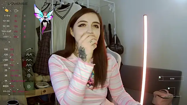 Snapshot of Rin_andersonn chatting on 10-04-25, 07:50 Rin andersonn online show from 10-04-25, 07:50