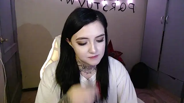 Snapshot of Rin_andersonn chatting on 12-04-25, 08:39 Rin andersonn online show from 12-04-25, 08:39