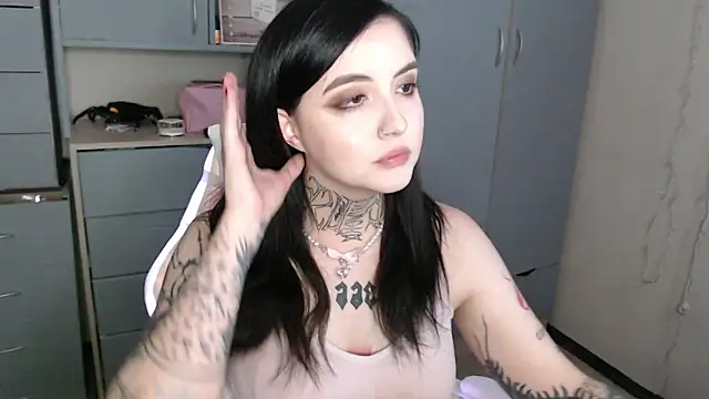 Snapshot of Rin_andersonn chatting on 12-14-25, 01:22 Rin andersonn online show from 12-14-25, 01:22