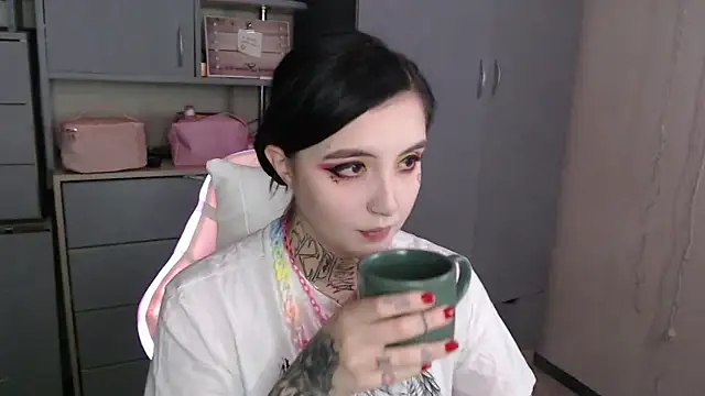 Snapshot of Rin_andersonn chatting on 12-17-25, 02:06 Rin andersonn online show from 12-17-25, 02:06