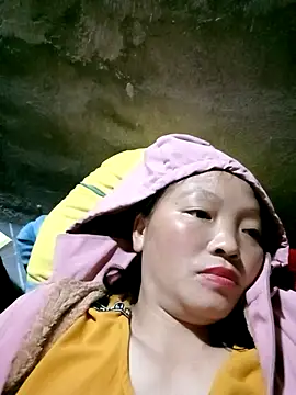 Snapshot of Minkine022 chatting on 10-28-25, 01:03 Minkine022 online show from 10-28-25, 01:03