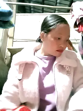 Snapshot of Minkine022 chatting on 11-19-25, 09:09 Minkine022 online show from 11-19-25, 09:09