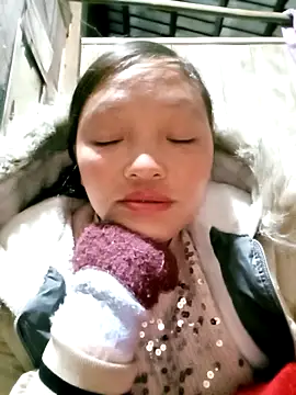 Snapshot of Minkine022 chatting on 11-30-25, 08:24 Minkine022 online show from 11-30-25, 08:24