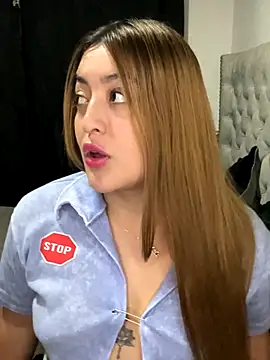 Snapshot of itsgianna chatting on 10-16-25, 01:28 itsgianna online show from 10-16-25, 01:28