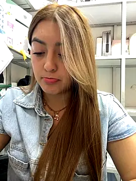 Snapshot of itsgianna chatting on 10-30-25, 05:13 itsgianna online show from 10-30-25, 05:13