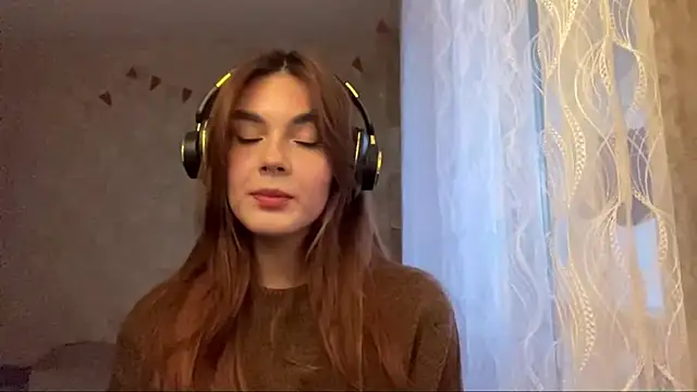 Snapshot of TeresitaLish chatting on 10-07-25, 03:31 TeresitaLish online show from 10-07-25, 03:31