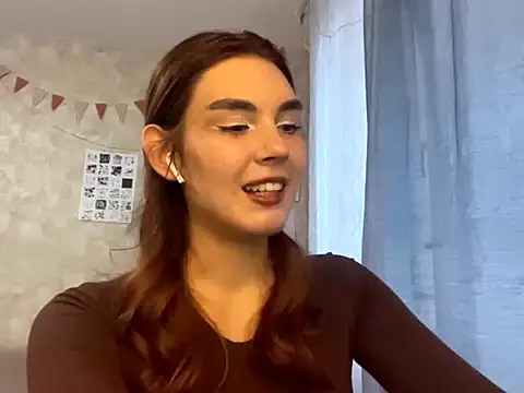 Snapshot of TeresitaLish chatting on 10-15-25, 02:06 TeresitaLish online show from 10-15-25, 02:06