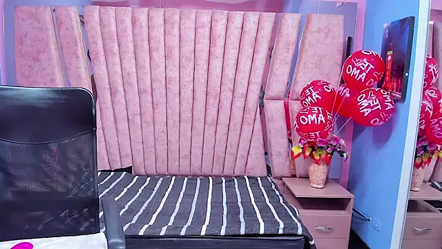 sarah sweett  online show from 12-21-25, 03:08