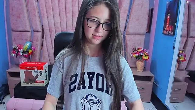 sarah sweett  online show from 03-17-26, 03:04