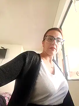 Jade 1-9 online show from 11-28-25, 02:31