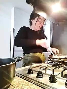 Jules Angel online show from 11-20-25, 07:57