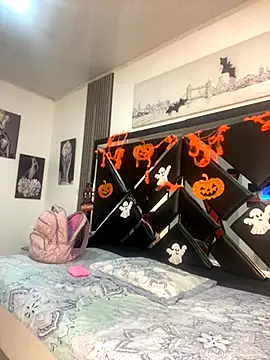 Charlotte ebony  online show from 10-22-25, 12:27