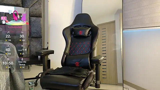 johnjaguar1  online show from 10-05-25, 01:09