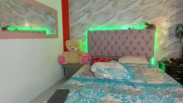 Stefany Andruw online show from 11-05-25, 01:55